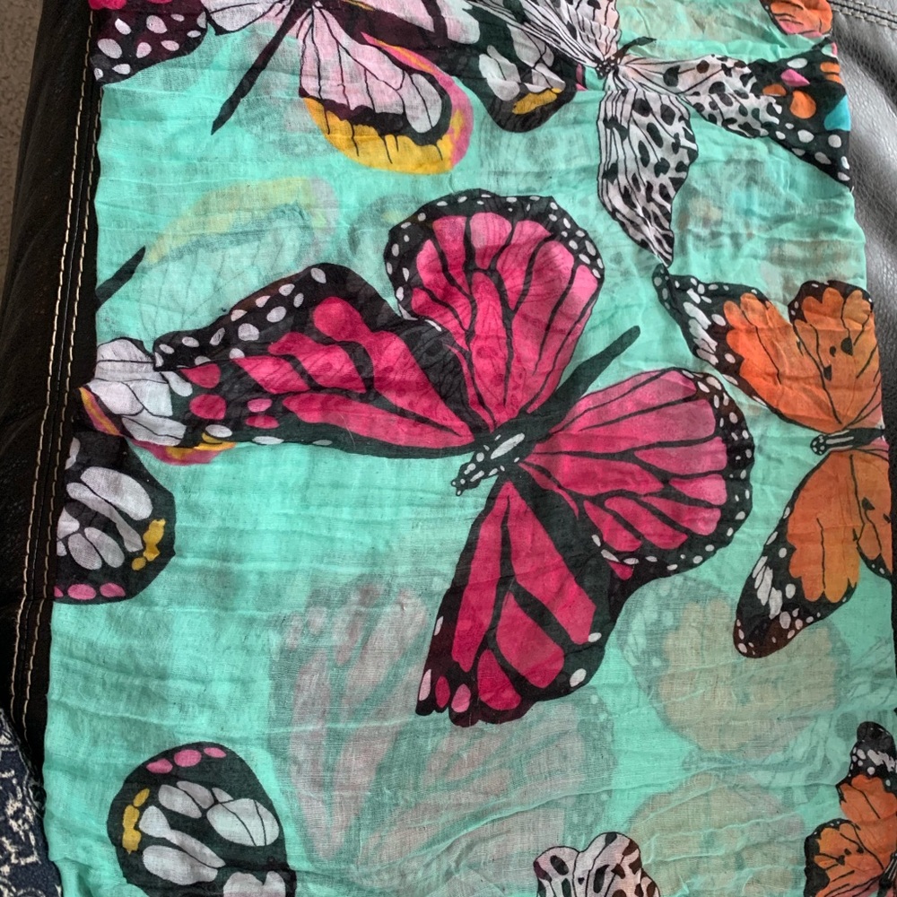 Assorted scarf bundle - Picture 2 of 5